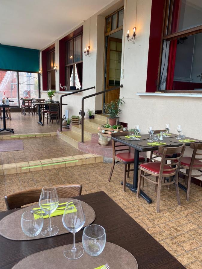 Hotel-Restaurant Les Trois Maures Verdun-sur-le-Doubs Eksteriør billede
